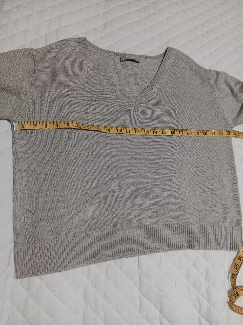 Everlane V-Neck Sweater in Heather Gray - Picture 9 of 11